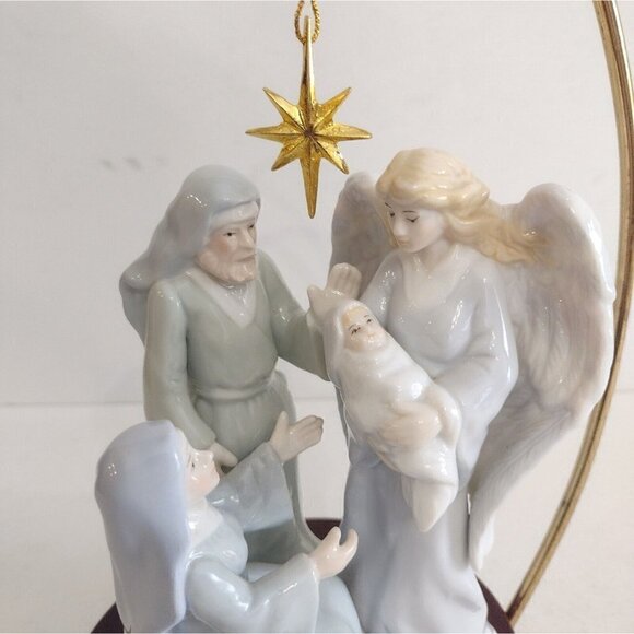 Vintage Christmas Around The World House Of Lloyd Nativity Music Box Porcelain - Picture 6 of 9